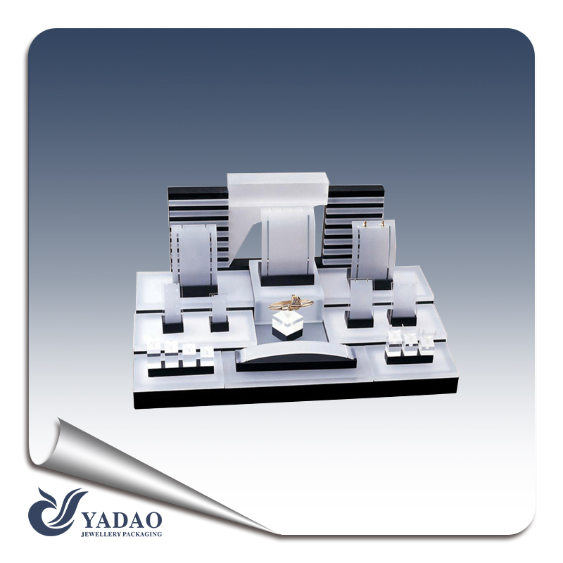 Creative cosy fincy custom transparent opaque translucen acrylic jewelry display sets for necklace, ring, earring, bracelet, etc.