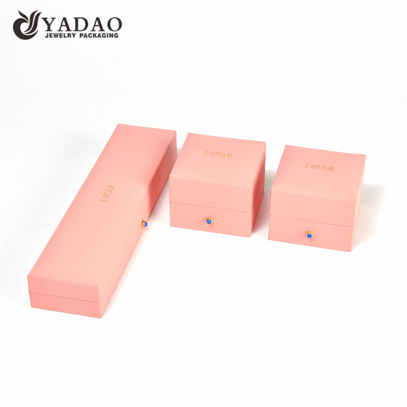 Custom fashion logo printed jewelry box with leatherette paper finish for ring bracelet earing pendant