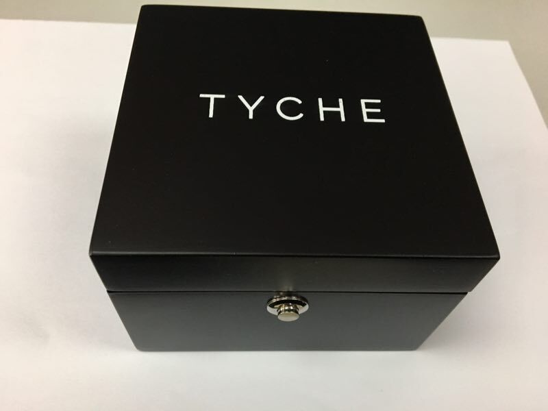 เองทำกล่องนาฬิกาไฮเอนด์พร้อมพิมพ์โลโก้บนทั้งภายใน และภายนอก