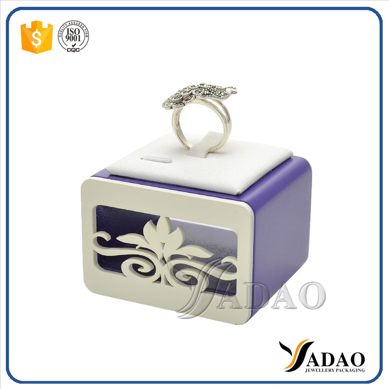 Good quality leather wooden ring display stand made in China