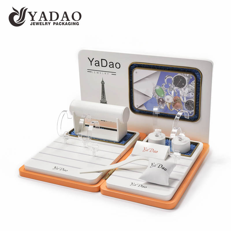 HK Jewellry Show hot selling watch and bracelet display set with lacquer finish and nice watch holders custom made by Yadao.