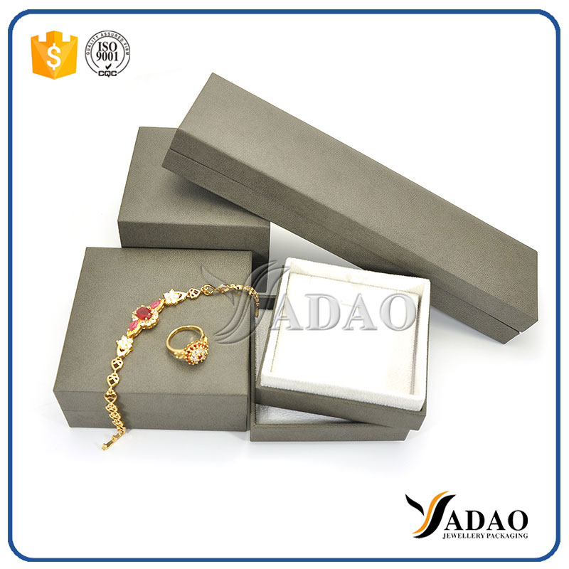Handmade high quality good-looking wholesale customize plastic box with separated lid for ring/bracelet/necklace/watch