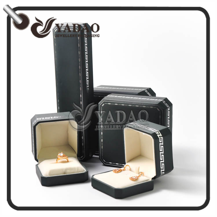 High end plastic ring box with soft velvet as innner material with a similar design of the famous jewelry brand.