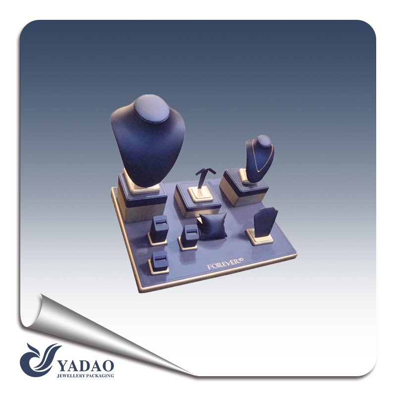 Conjunto de pantalla high-end pu cuero joyas con un gran maniquí y un busto de collar pequeño conveniente para la exhibición del pendiente collar anillo