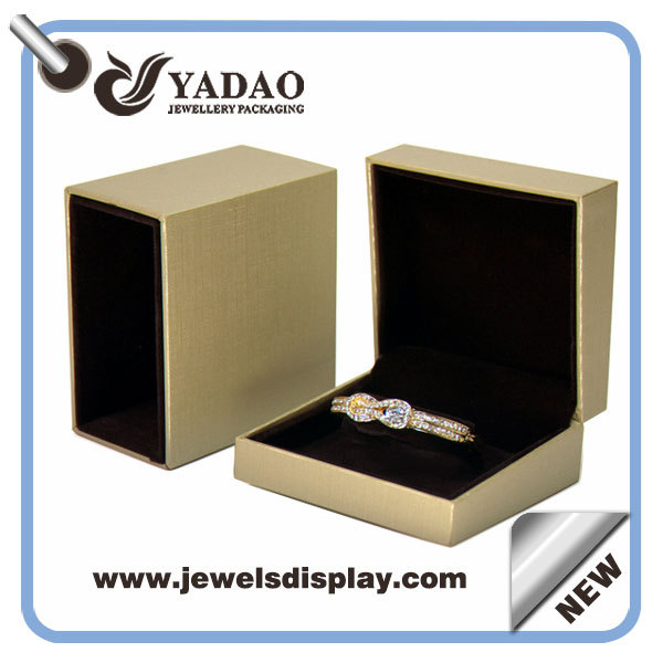 High gloss lacquer jewelry box packaging box with handle