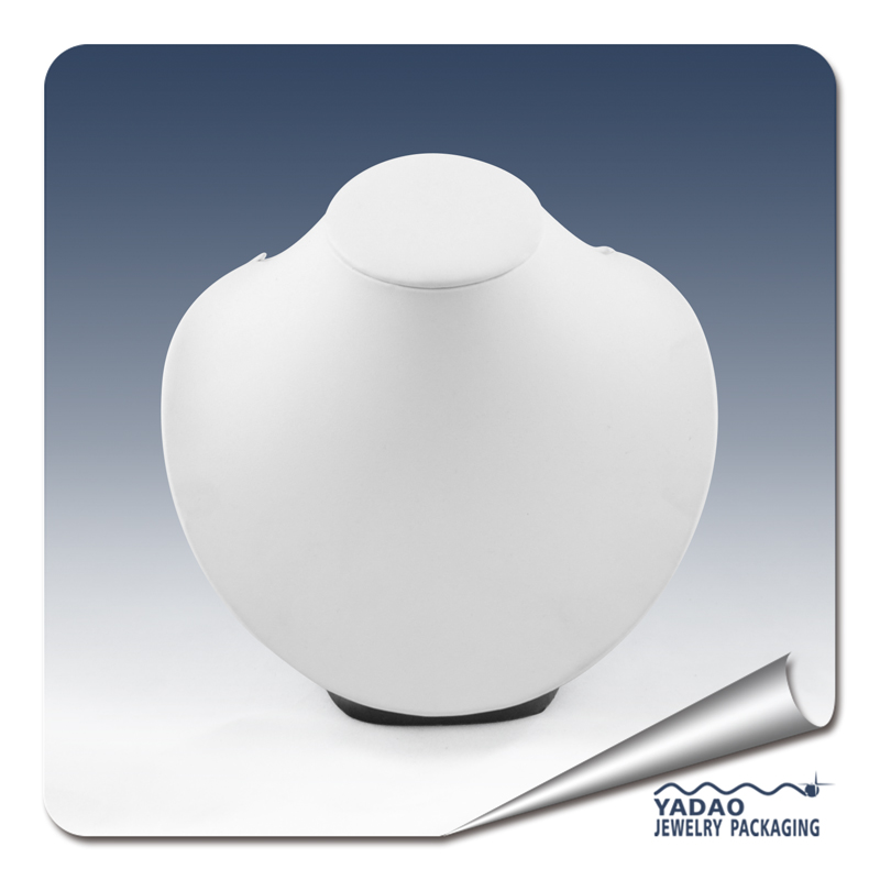 Venta caliente Pequeño PU cuero y joyería de madera pantalla busto con base de negro para la exhibición de la joyería