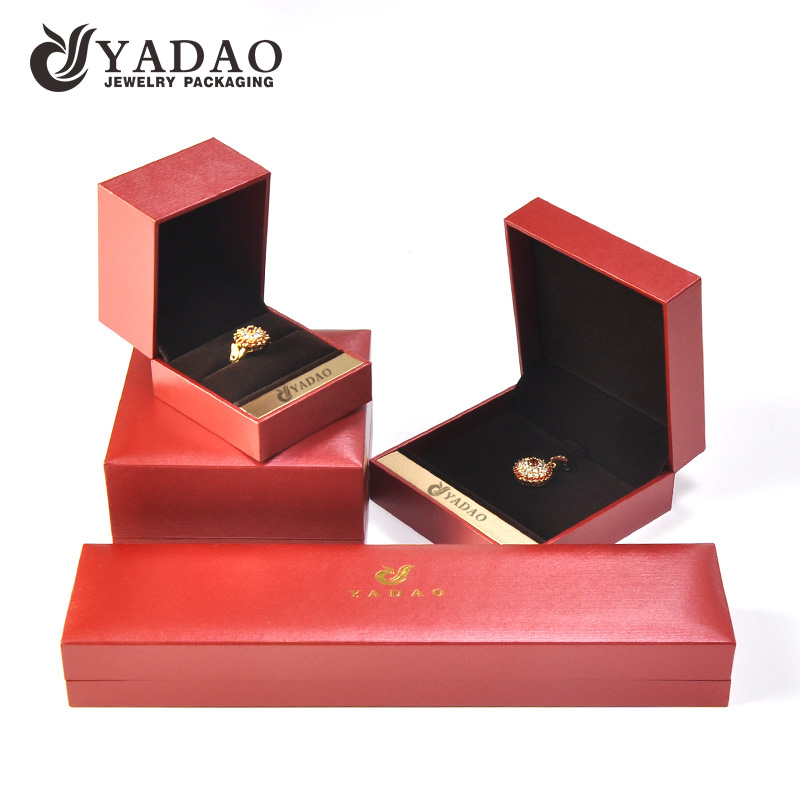 Jewelry Plastic Box with Metal Piece Decoration