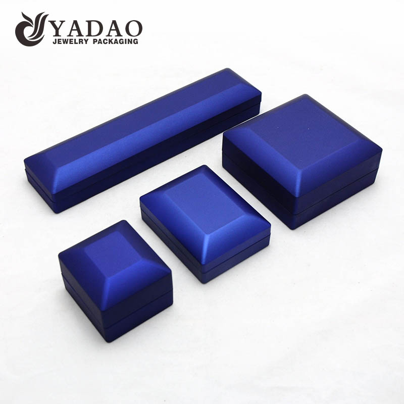 Latest design LED jewelry box ring box bracelet box custom color with logo