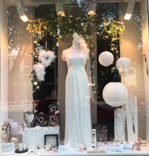 Luxury unique customized jewelry/ watch display set for window display wholesale supplier