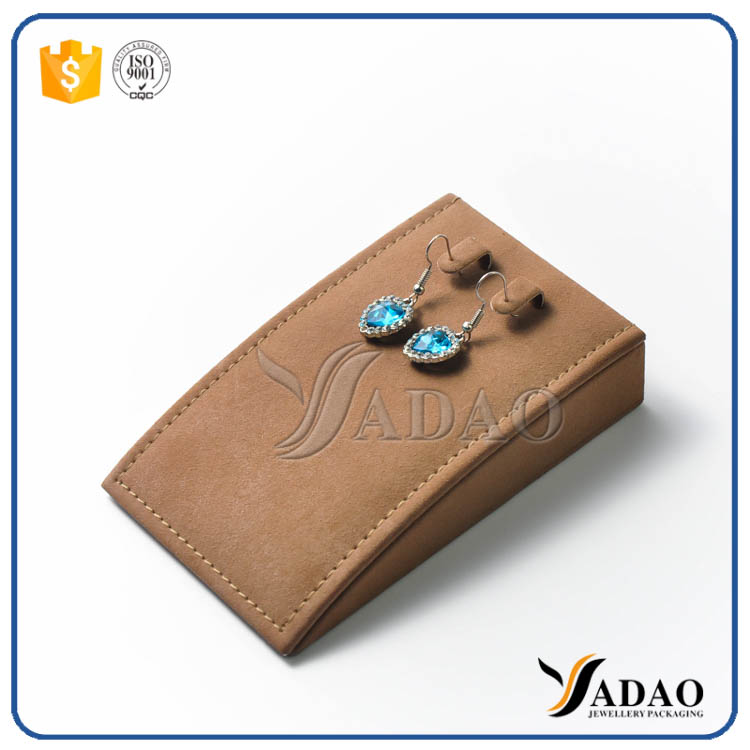 Nádherná krásná špičková kvalita příznivá cena MOQ prodej stojany na náušnice z mikrovlákna OEM / ODM