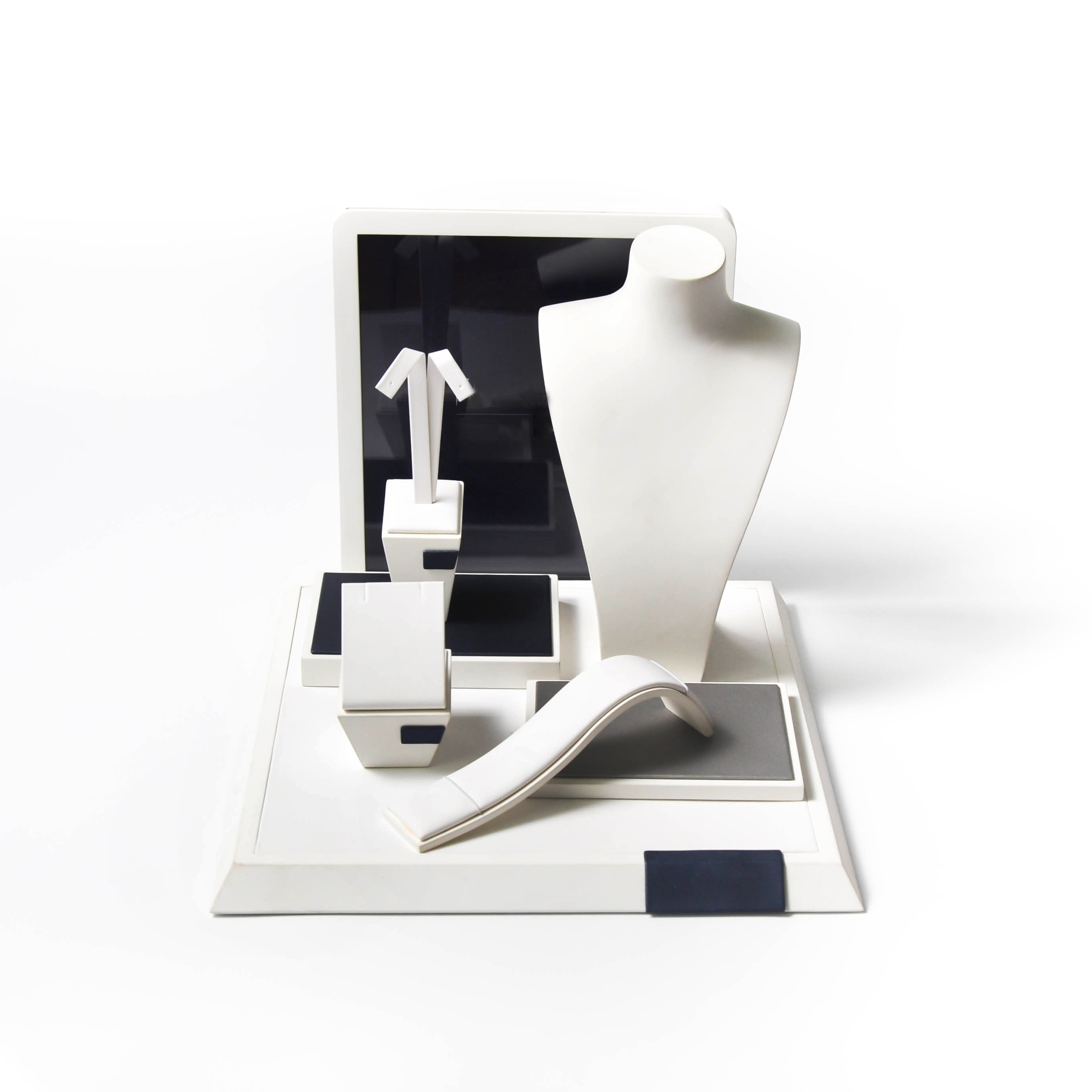 OFFERTA SPECIALE In vendita espositore di gioielli in pelle bianca di buona qualità in magazzino con un busto per collana l'intero set di gioielli ha bisogno solo di 62 usd !!!