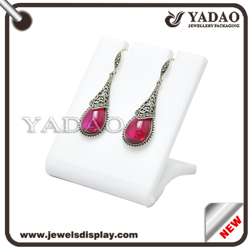 Special shaped beautiful white high quality earring display stand supplier
