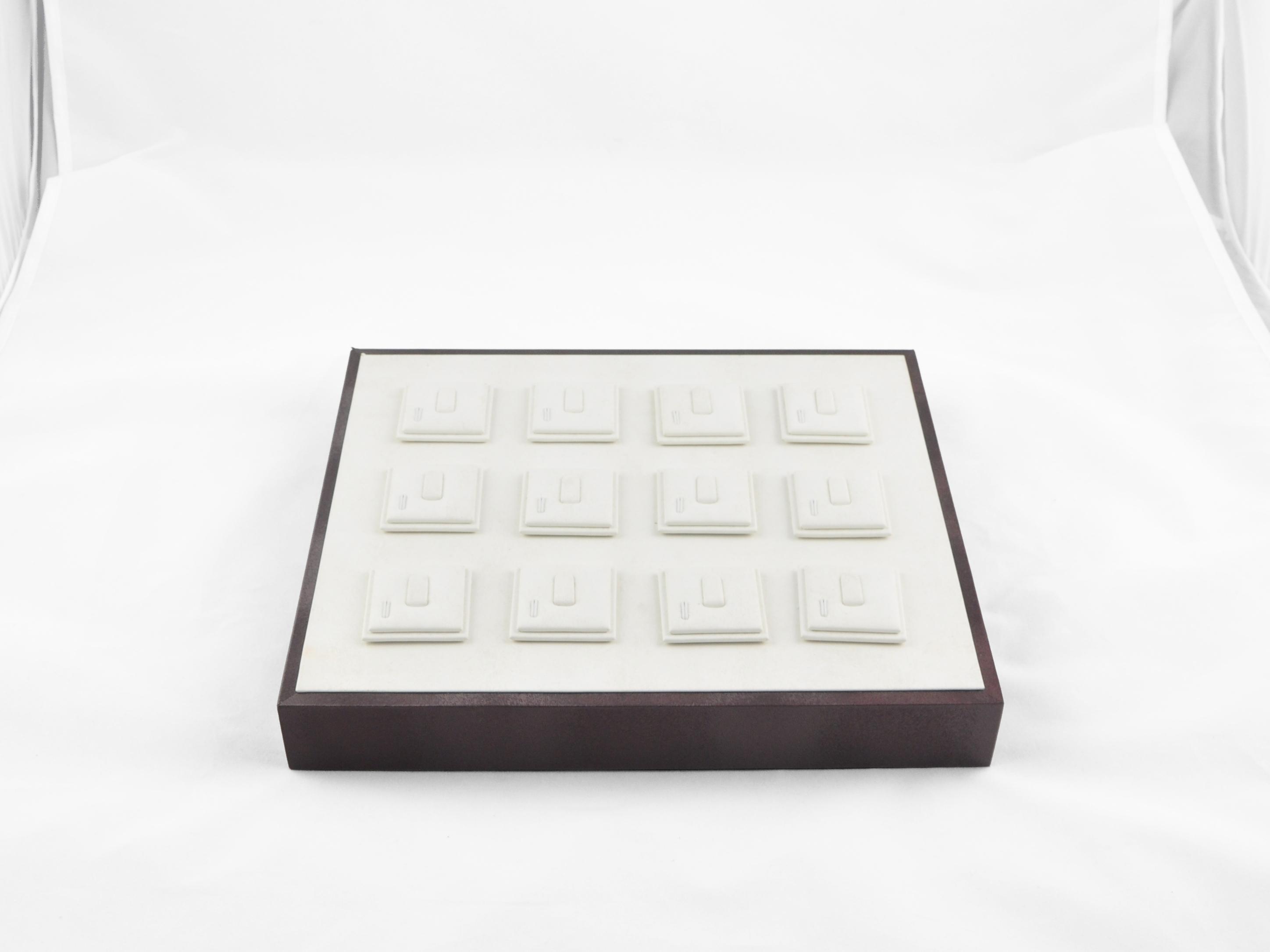 やだお製造PUレザーカバーマグネットジュエリーショーケースリングトレイディスプレイ