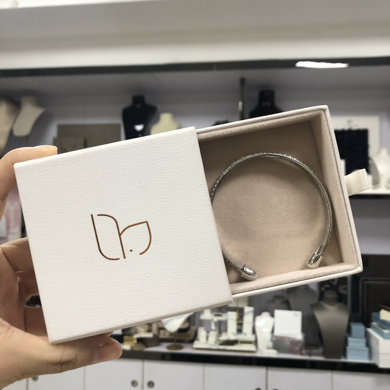 Yadao customized drawer paper box jewelry packaging box with pouch and pad inside