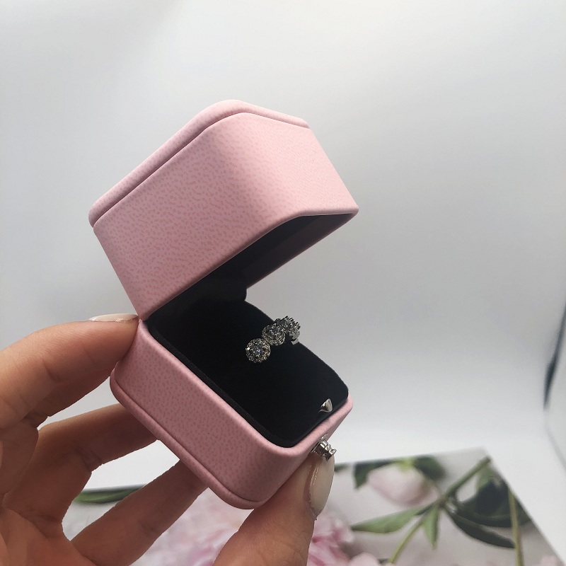 Yadao high quality plastic box round corner jewelry packaging box with button closure