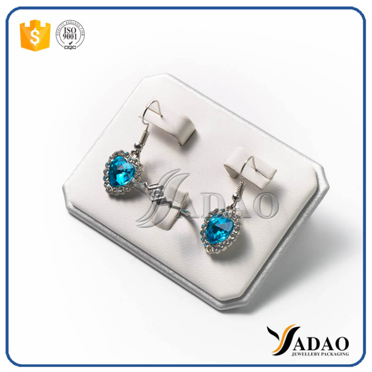 collettivo flessibile intelligente design ragionevole formato adatto mdf + velluto / pu orecchino di carta espositori / scheda di visualizzazione dell'orecchino