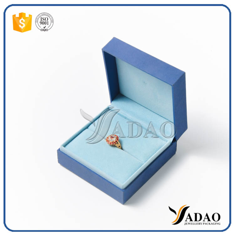 フレームプラスチックボックス内の競争力のある価格の柔らかい色のベルベットに基づいて快適な素敵な形の大量