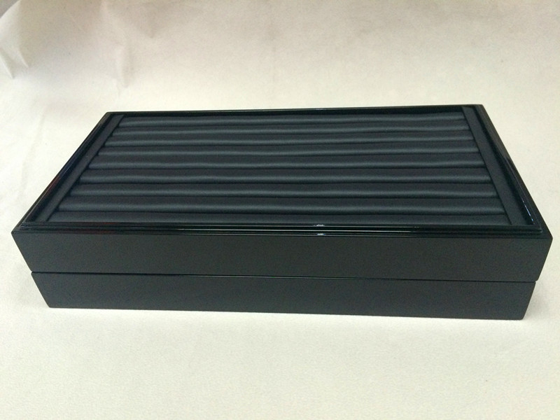 γυαλιστερή λάκα ξύλινο σκελετό οθόνη δίσκο κοσμήματα pu δέρμα δαχτυλίδι υποδοχή οθόνη δίσκο δίσκο στοιβαζόμενα δαχτυλίδι