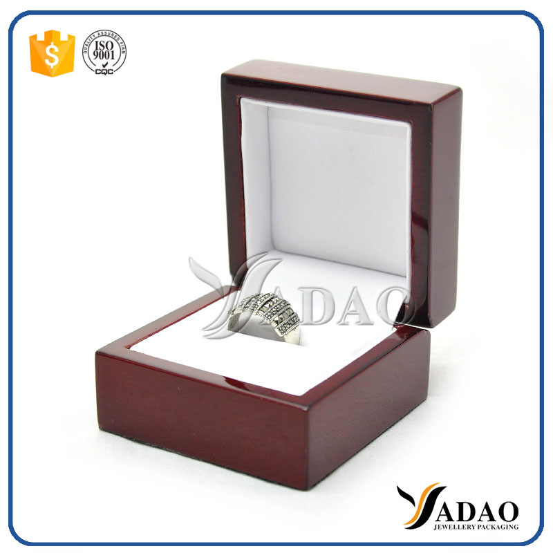 high quality customize glossy wooden box pack jewelry ring box packaging jewelry wooden box with white pu leather slot inner