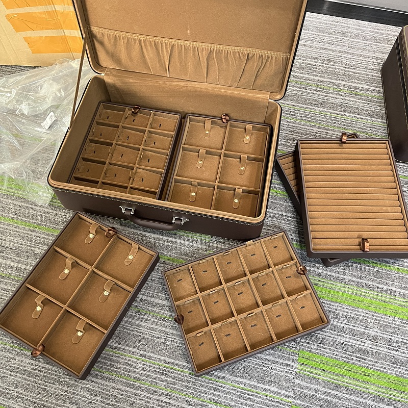 Custodia da viaggio per gioielli Explay per gettiti per viaggi per viaggi di gioielli.