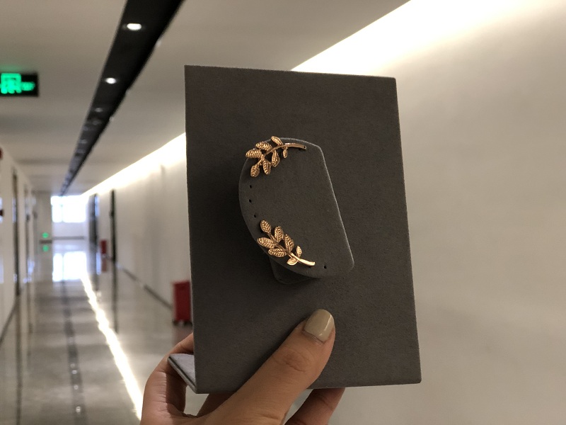 microfiber earring display stand bent metal stand movable magnet display stand earrings props jewelry display holder