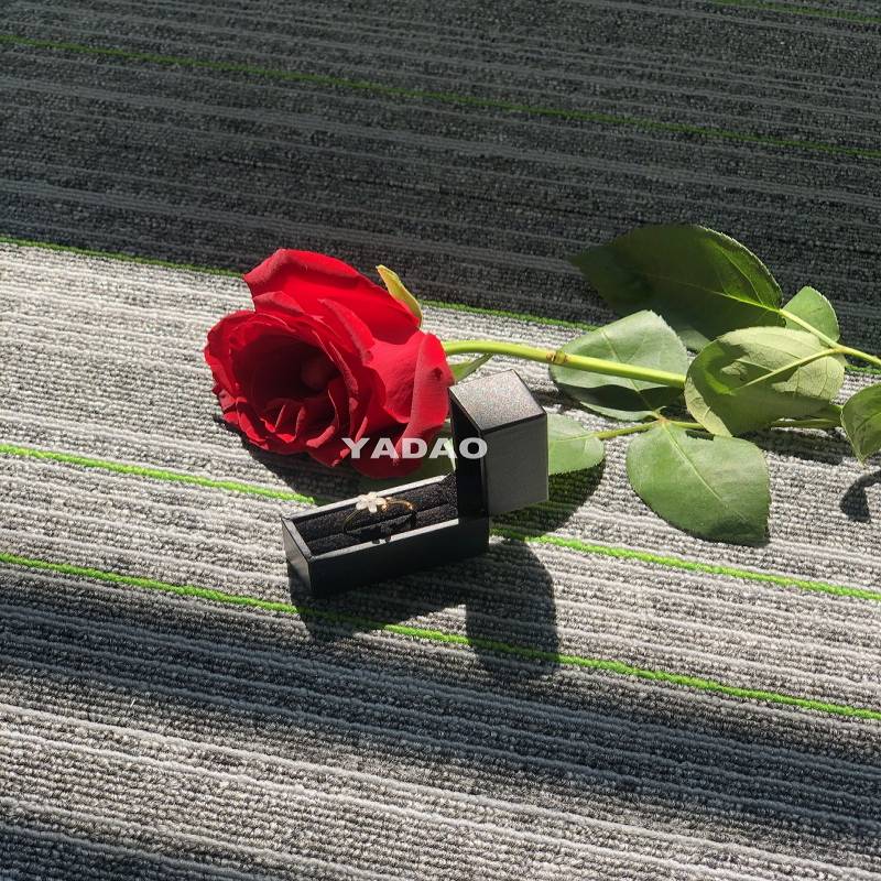 Mini caja de anillo de bolsillo caja de plástico caja de embalaje caja de regalo anillo de ranura