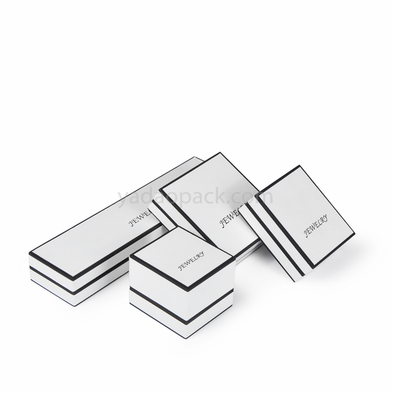 مربع أبيض والمجوهرات مربع خاتم أبيض