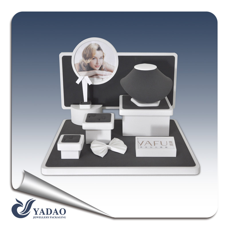 wholesale economic leatherette jewelry display for jewelry display set show