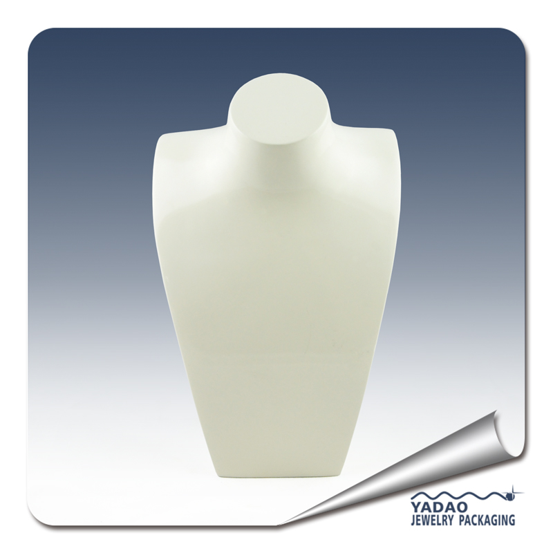 wholesale factory price white resin necklace display rack or stand in high quality and nice design