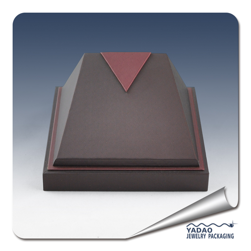 wholesale top beauty wood and cloth necklace chain bust and statues for jewelry display counter and store exhibition