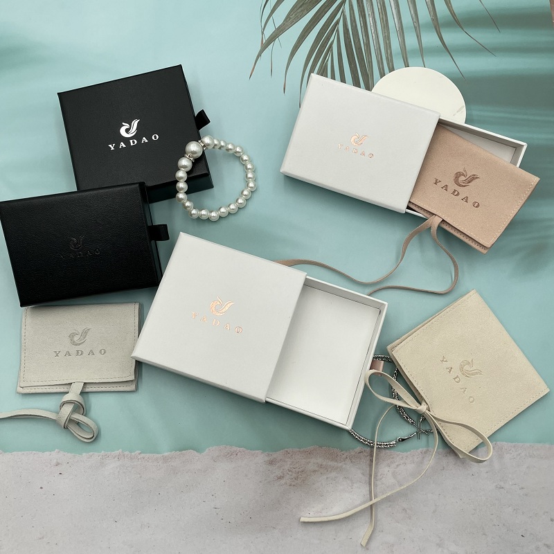 wholesales pouch bag jewelry packaging box/pouch set string design microfiber pouch bag with debossed logo