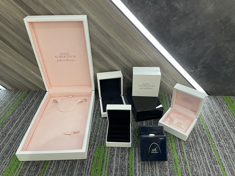 wooden box series customize lacquer painting jewelry packaging box ring/earring/bangle/bracelet brand logo printed 