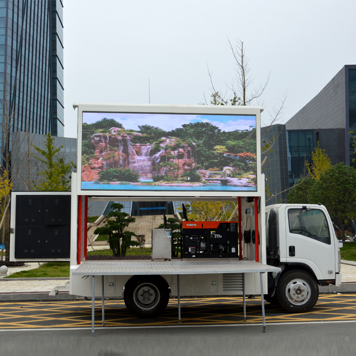 ISUZU BRAND Double screen with P8 screen model mobile led truck