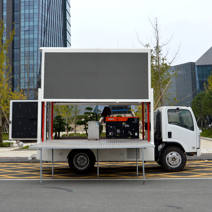 ISUZU BRAND Double screen with P8 screen model mobile led truck