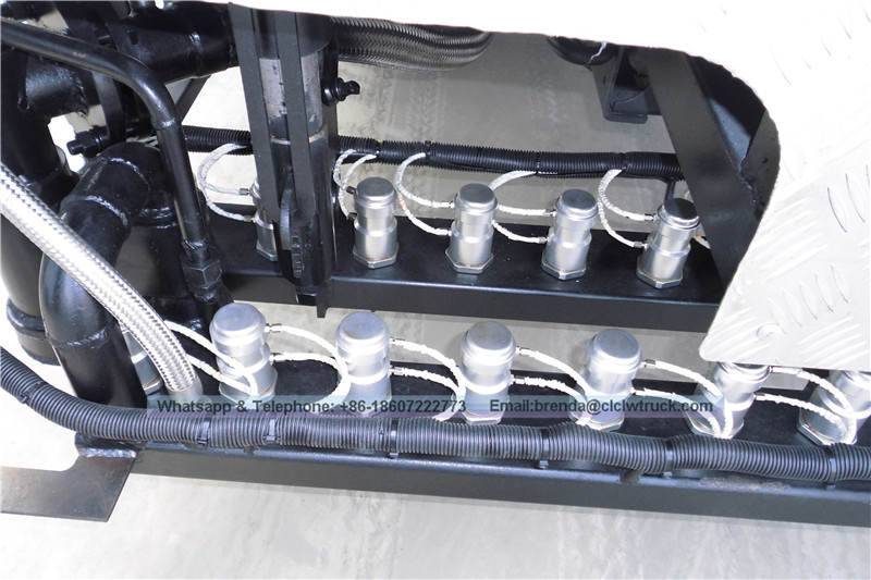 ผู้ผลิตรถบรรทุกสเปรย์แอสฟัลต์จีนผู้ผลิต DFAC Asphalt Road Road ผู้ผลิต 6000L Bitumen Sprayer China ผู้ผลิต