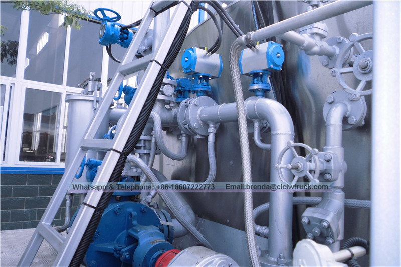 ผู้ผลิตรถบรรทุกสเปรย์แอสฟัลต์จีนผู้ผลิต DFAC Asphalt Road Road ผู้ผลิต 6000L Bitumen Sprayer China ผู้ผลิต