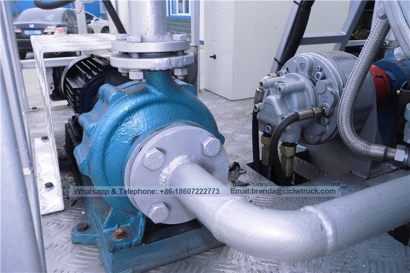 ผู้ผลิตรถบรรทุกสเปรย์แอสฟัลต์จีนผู้ผลิต DFAC Asphalt Road Road ผู้ผลิต 6000L Bitumen Sprayer China ผู้ผลิต