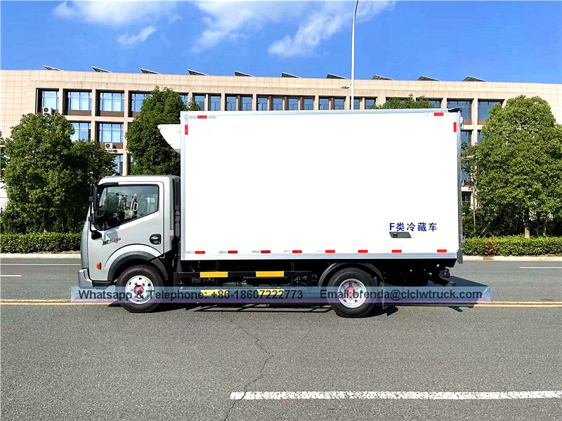 Xe tải tủ lạnh móc thịt DFAC 3-6 Tấn