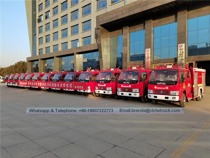 Dongfeng 4000Liter fournisseur de camion de pompiers Chine, 4X2 4CBM réservoir d'eau fabricant feu de camion de combat