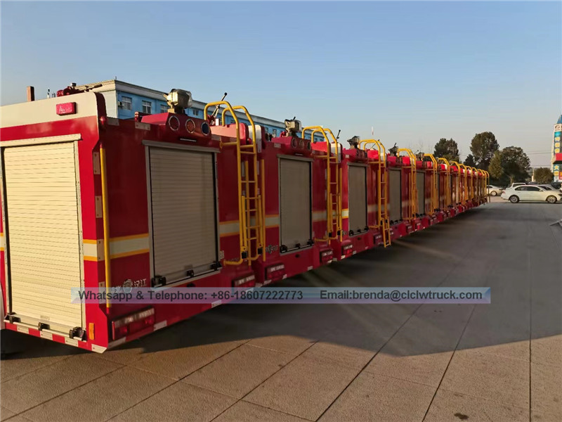 Dongfeng 4000Liter fournisseur de camion de pompiers Chine, 4X2 4CBM réservoir d'eau fabricant feu de camion de combat