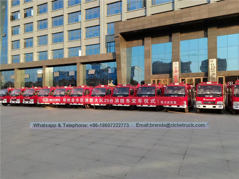Dongfeng 4000Liter fournisseur de camion de pompiers Chine, 4X2 4CBM réservoir d'eau fabricant feu de camion de combat