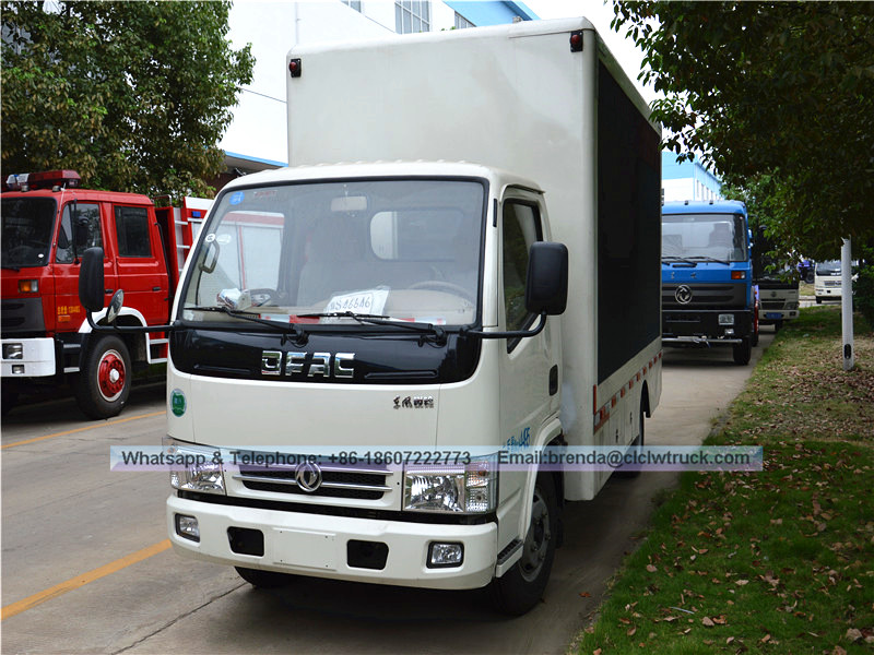 شاحنة إعلانية جديدة بقيادة DFAC للبيع