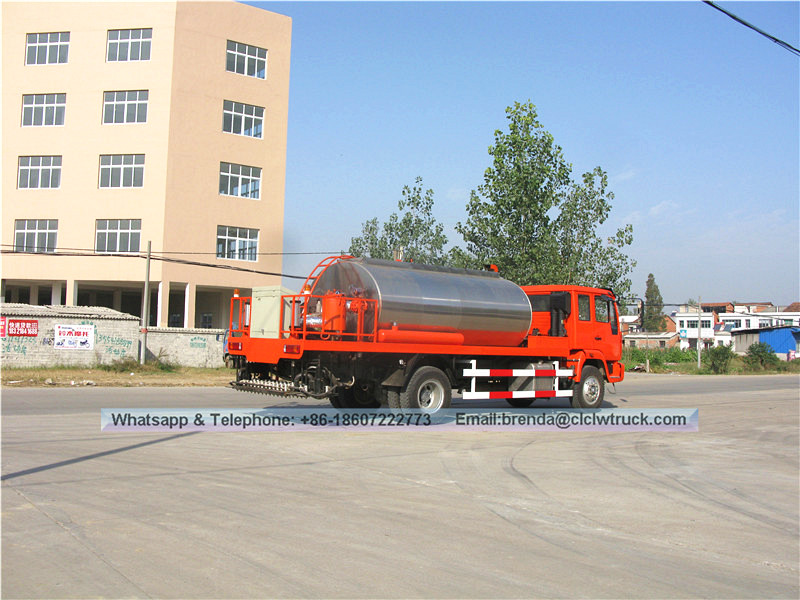 Sinotruck沥青分销坦克卡车,8000升沥青分销商卡车