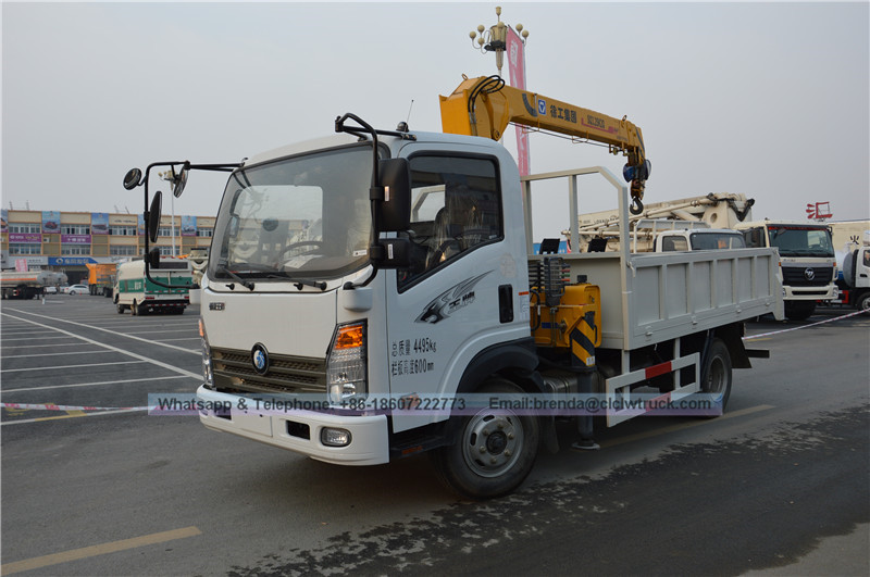 Sinotruk Truck Mounted Crane China Fournisseur, 2000 kgs Truck Crane Fabricant en Chine, fournisseur de grue de lorry