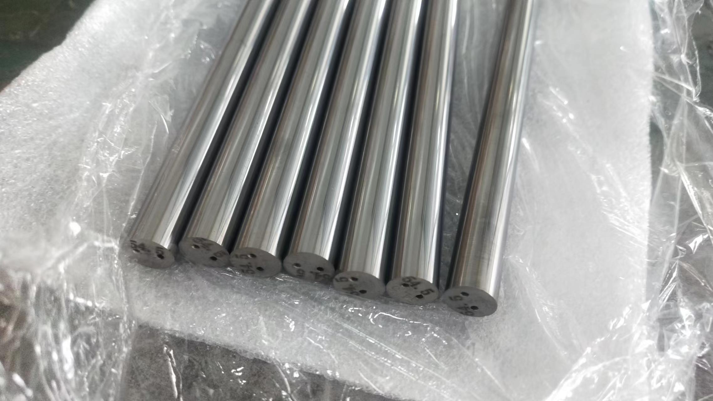 Varilla de carburo de tungsteno de dos agujeros helicoidales