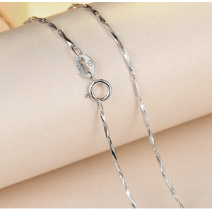 China Manufacturer Sterling Silver Chain Necklace without Pendant