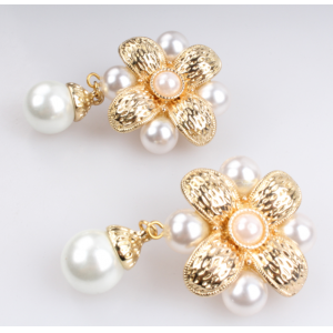 High Selling Quality Fashion Korean Model Selling Earrings Birthday Anniversary Gifts for Women Mom Wife