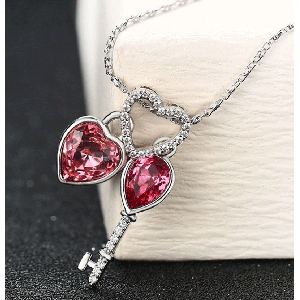 China Lucky Key Copper Heart Pendant Necklace Made with Crystals for Girls Alloy Jewelry 2018 Hot manufacturer