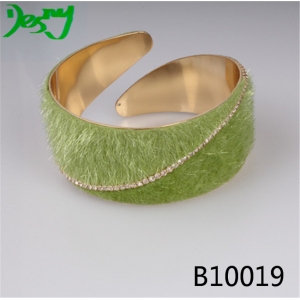 Plain gold artificial fashion broad girls imitation horse hair styles bangle