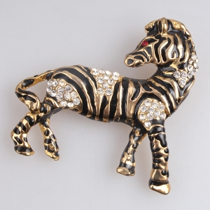 Wholesale bulk men gold animal horse rhinestone brooch P80015